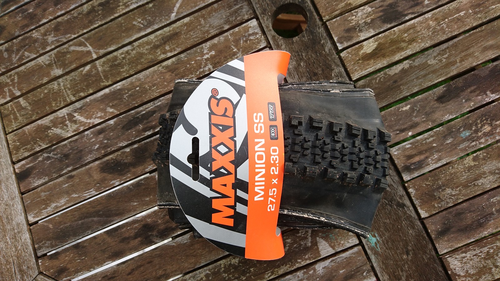 maxxis minion 27 5x2 8