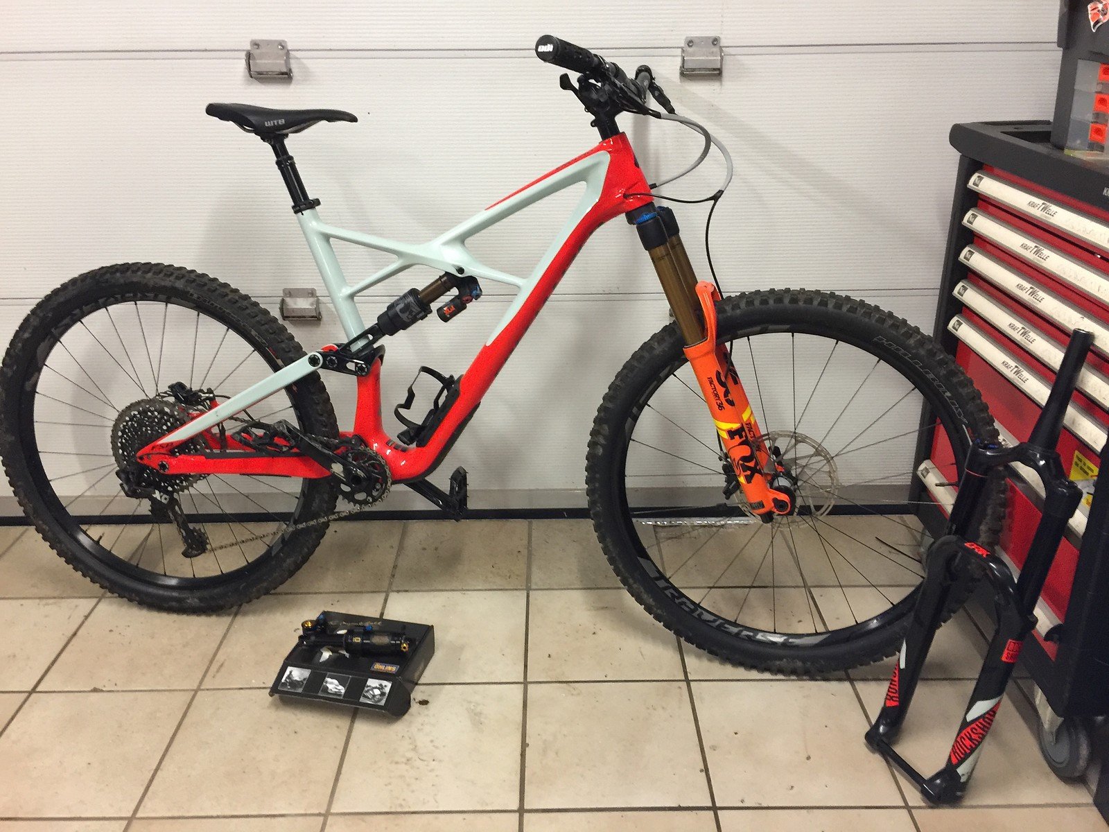 specialized enduro pro carbon