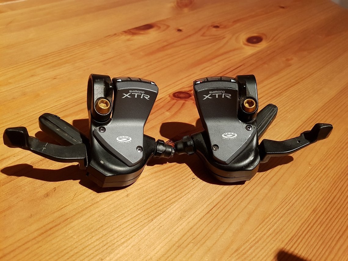 Shimano Schalthebel Xt Sl M Mit Xtr Ganganzeige Bikemarkt Mtb