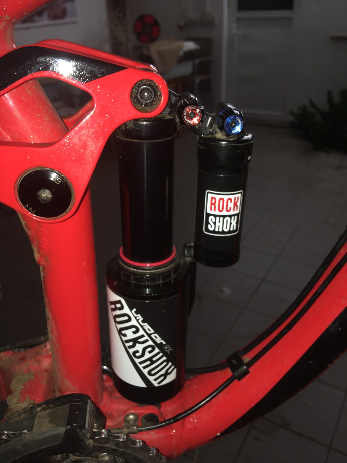 Rock Shox Vivid Air R C D Mpfer X Mm Bikemarkt Mtb News De