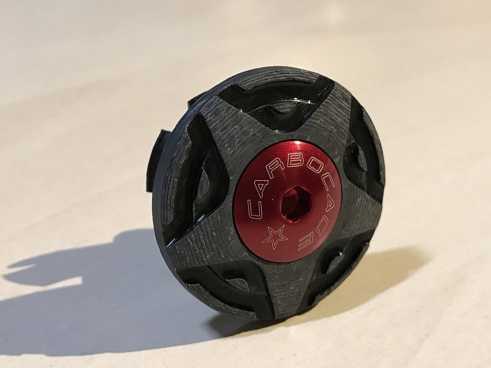 Carbocage Carbon Headcap mit Kralle und Alu Schraube 3D