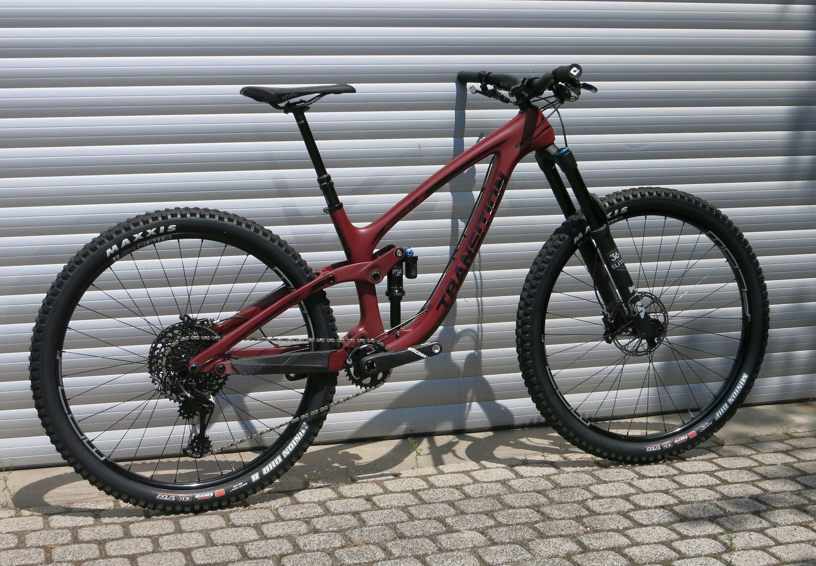 transition sentinel carbon x01