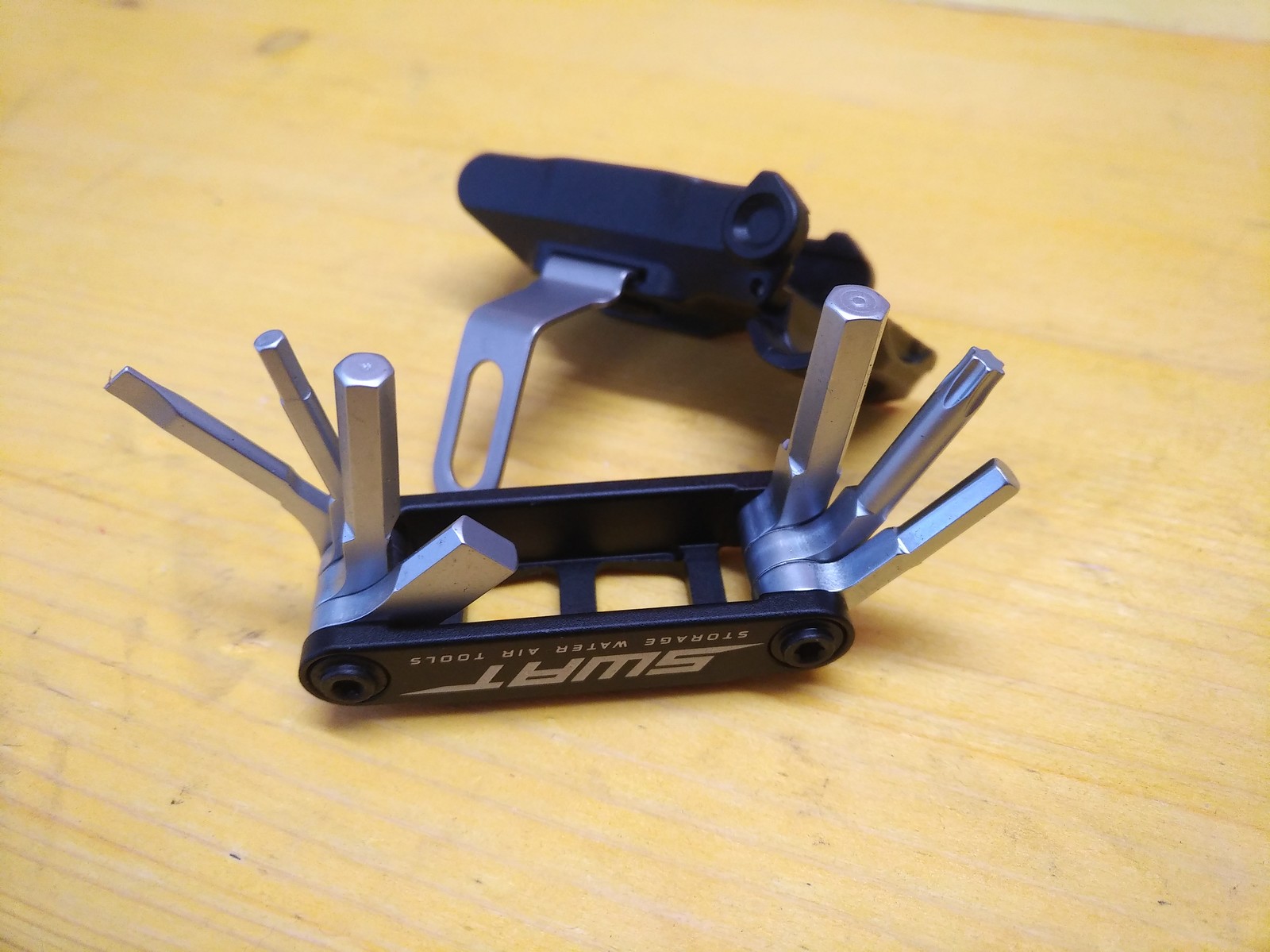 specialized swat emt tool