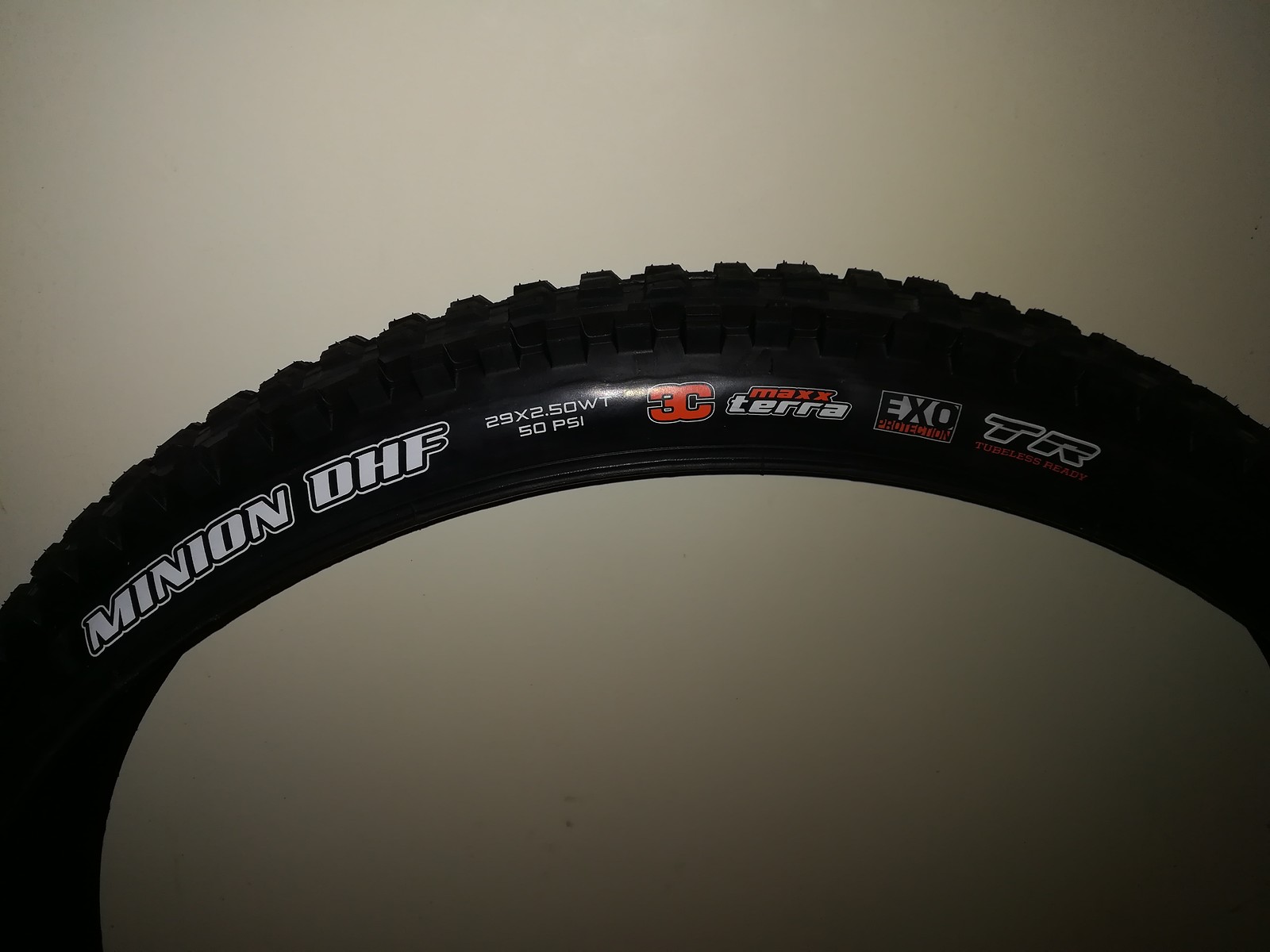 maxxis minion dhf 27.5 2.6 exo 