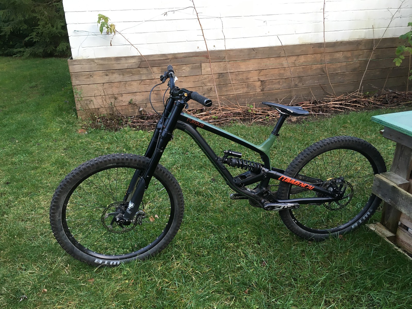 commencal furious essential