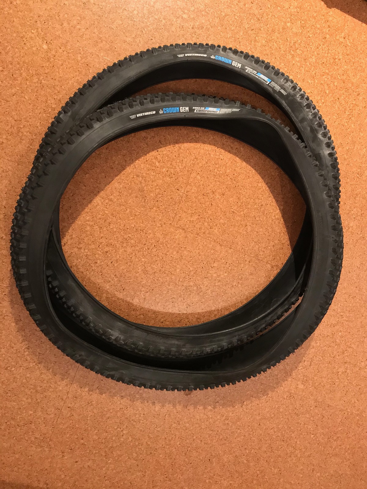 vee tire crown gem 20x2 25