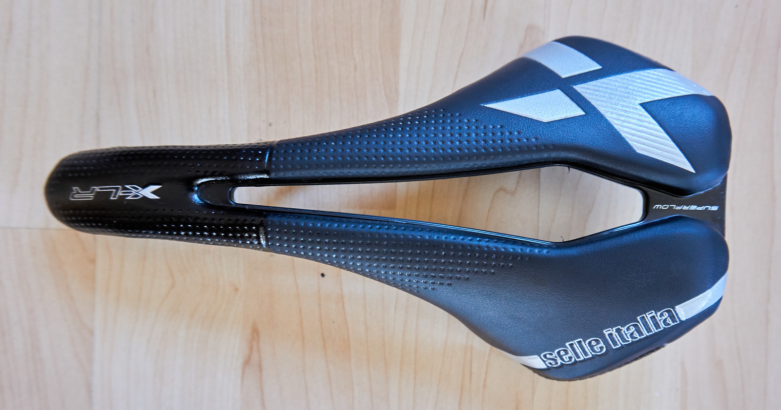 selle italia x3 boost superflow tdf saddle