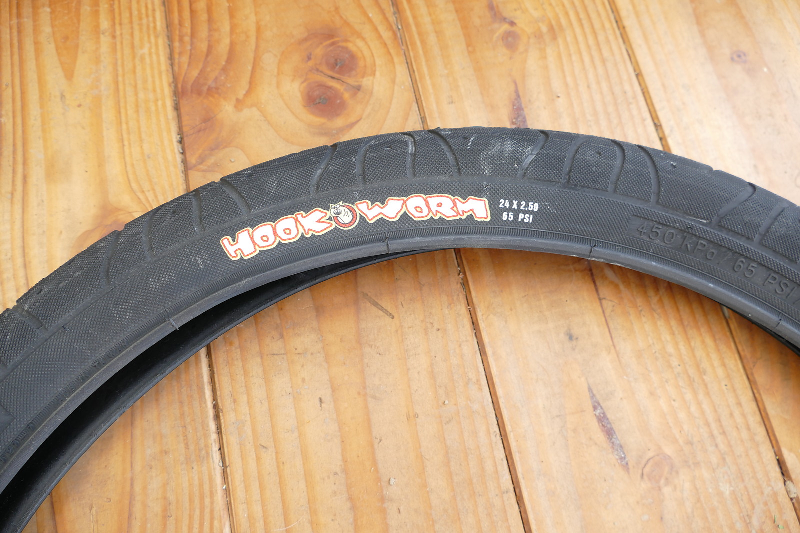maxxis hookworm 24 x 2.5