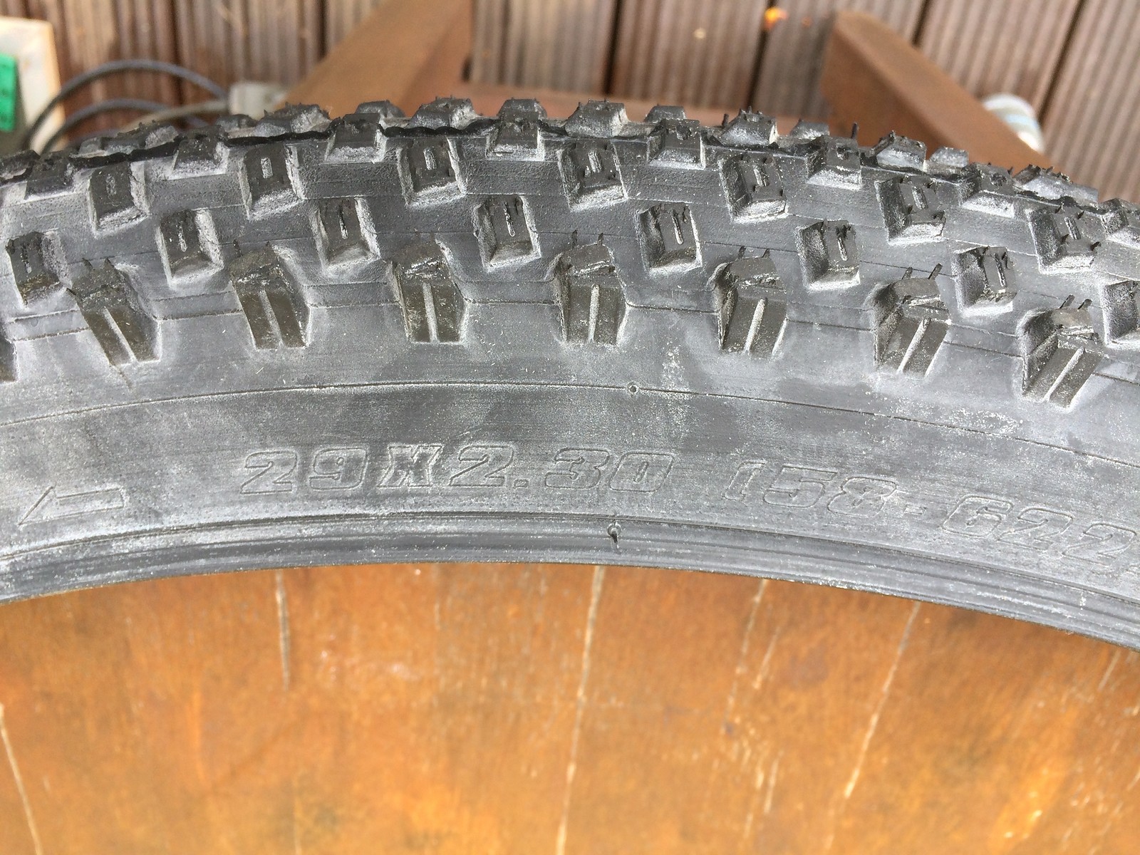 vee tire crown gem 24 x 2.6