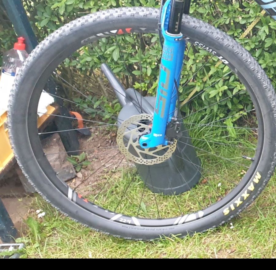 dt swiss xr 1501 spline one 29 wheelset