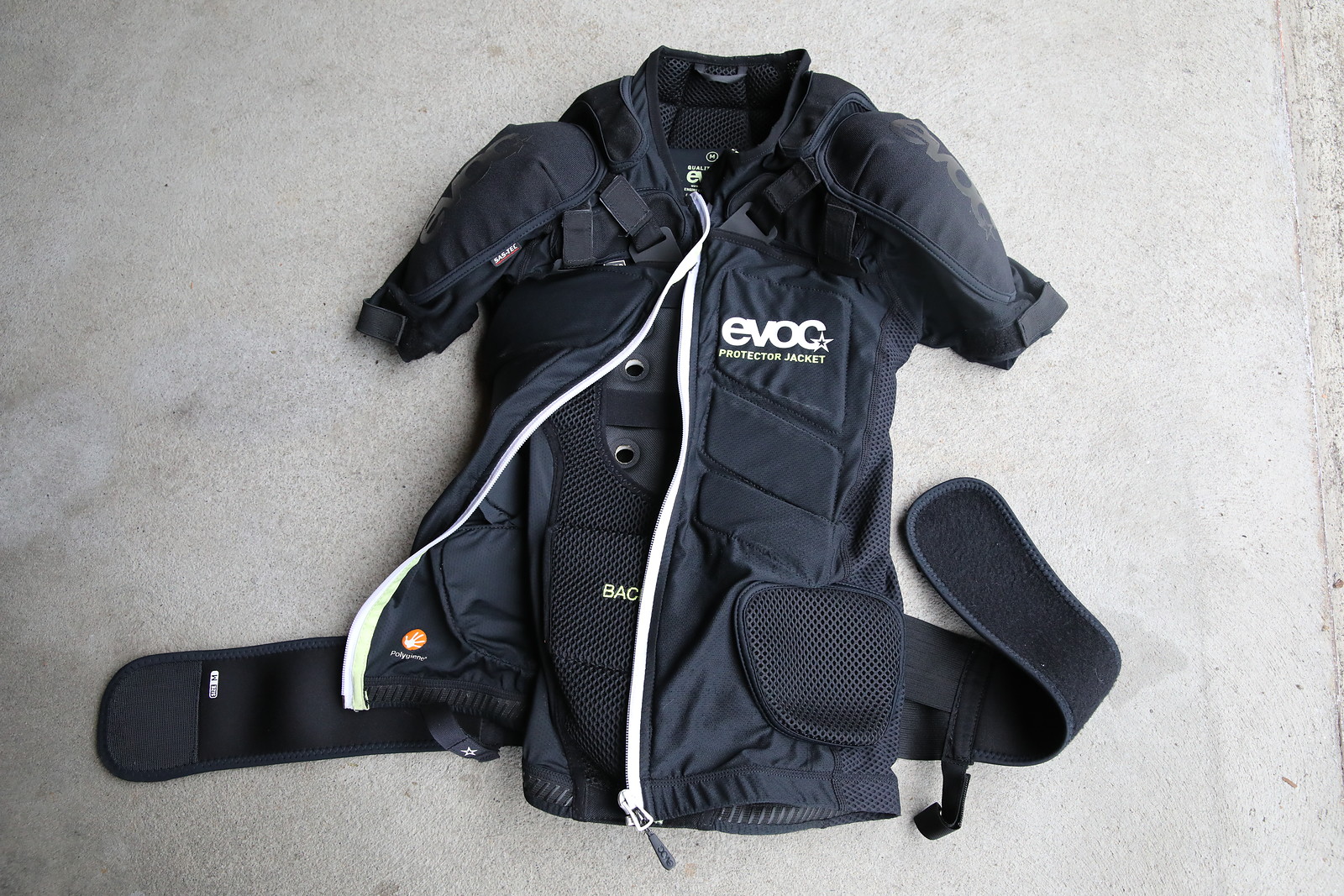 evoc protector jacket pro