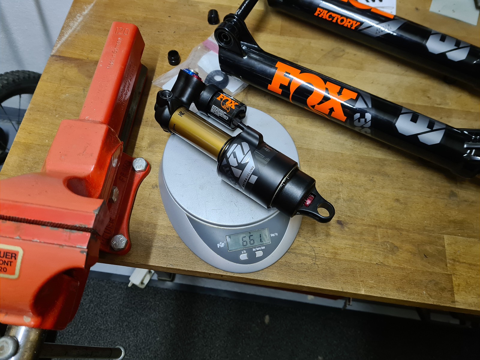 fox float x2 205 x 60 trunnion
