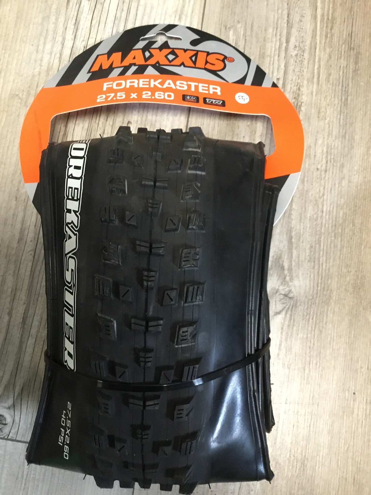 maxxis forekaster 27 5x2 35