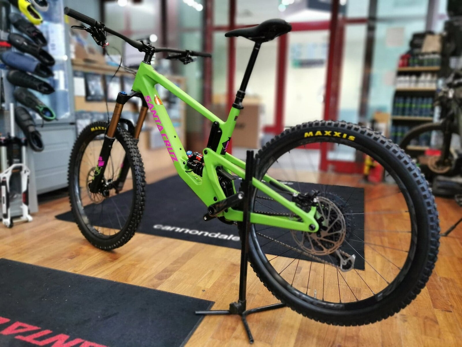 santa cruz nomad green