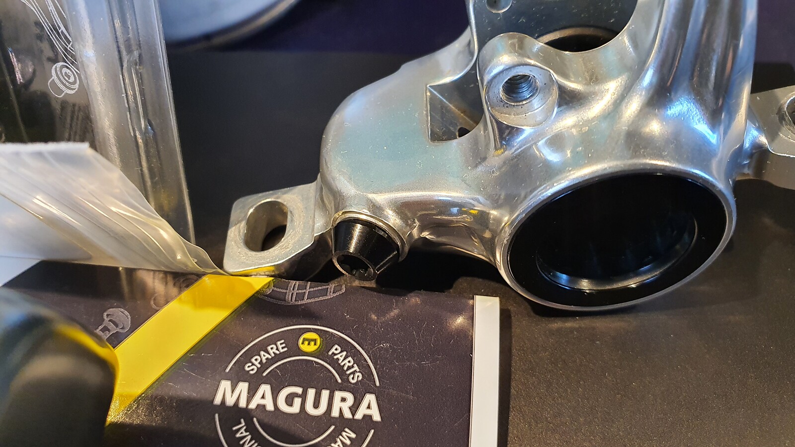 Magura MT Verschluss Entlüftungsschraube für MT4-MT8 original schwarz Stahl