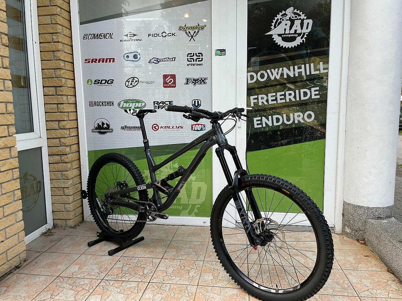 commencal clash origin full suspension bike 2021