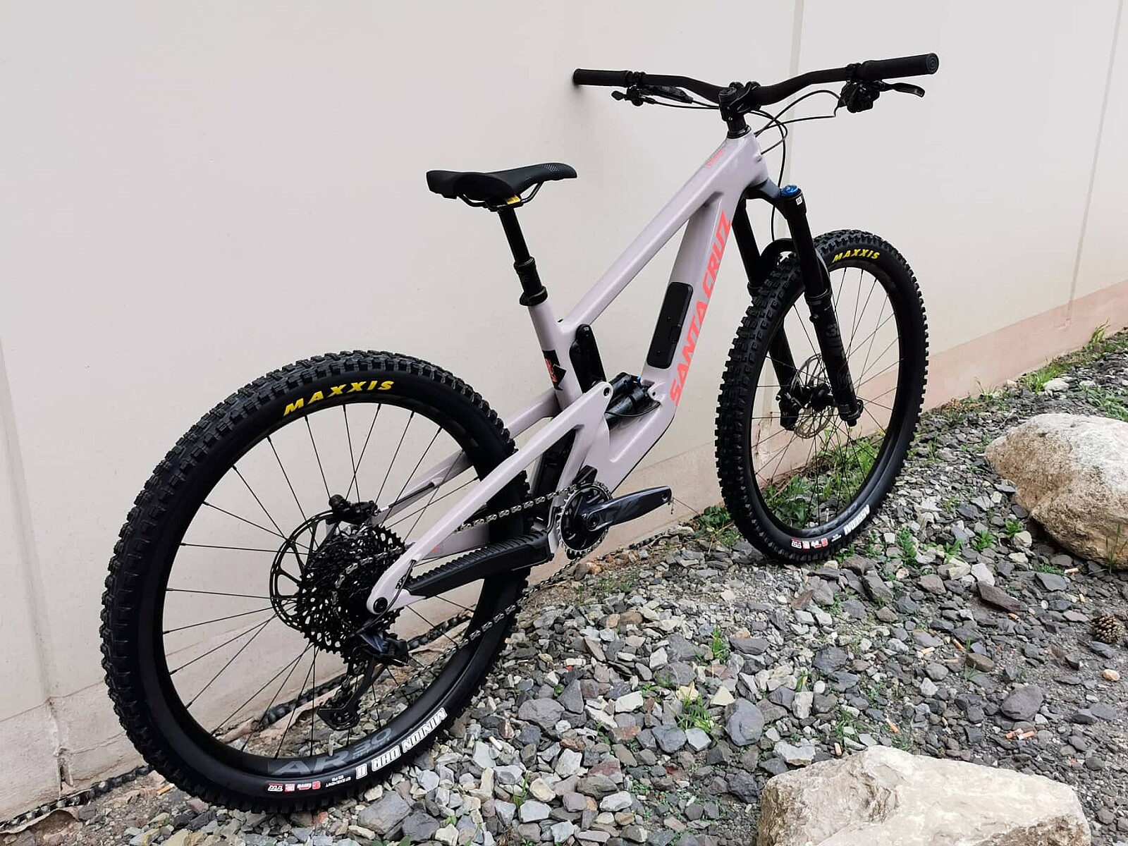 Santa cruz bicycles discount nomad s mountain bike