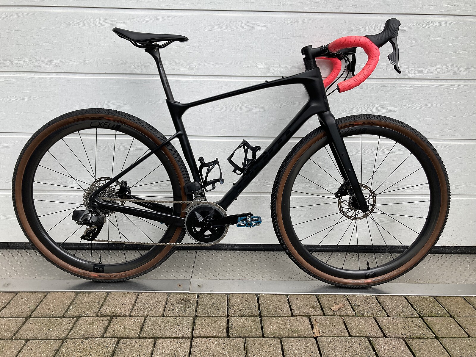 Giant Revolt Advanced Pro 1 Carbon ML Gravelbike Allroad Rennrad ...