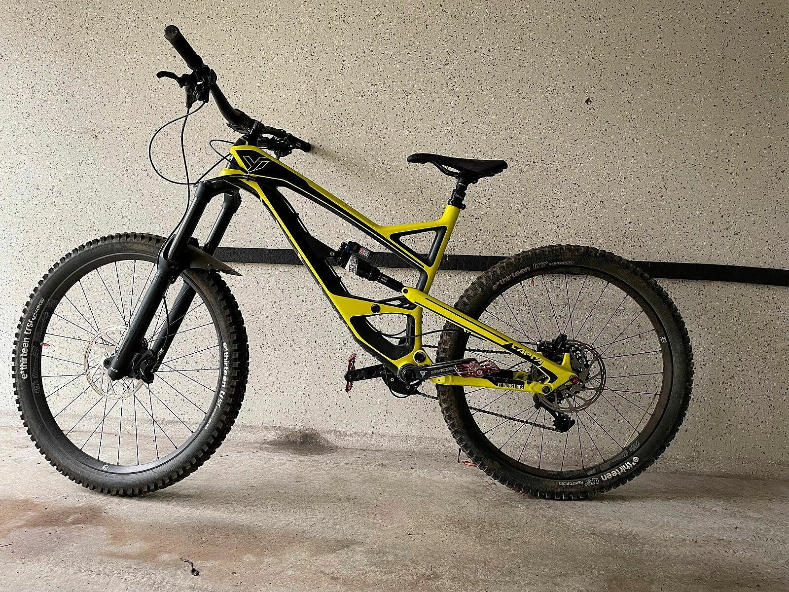 yt capra cf 2017