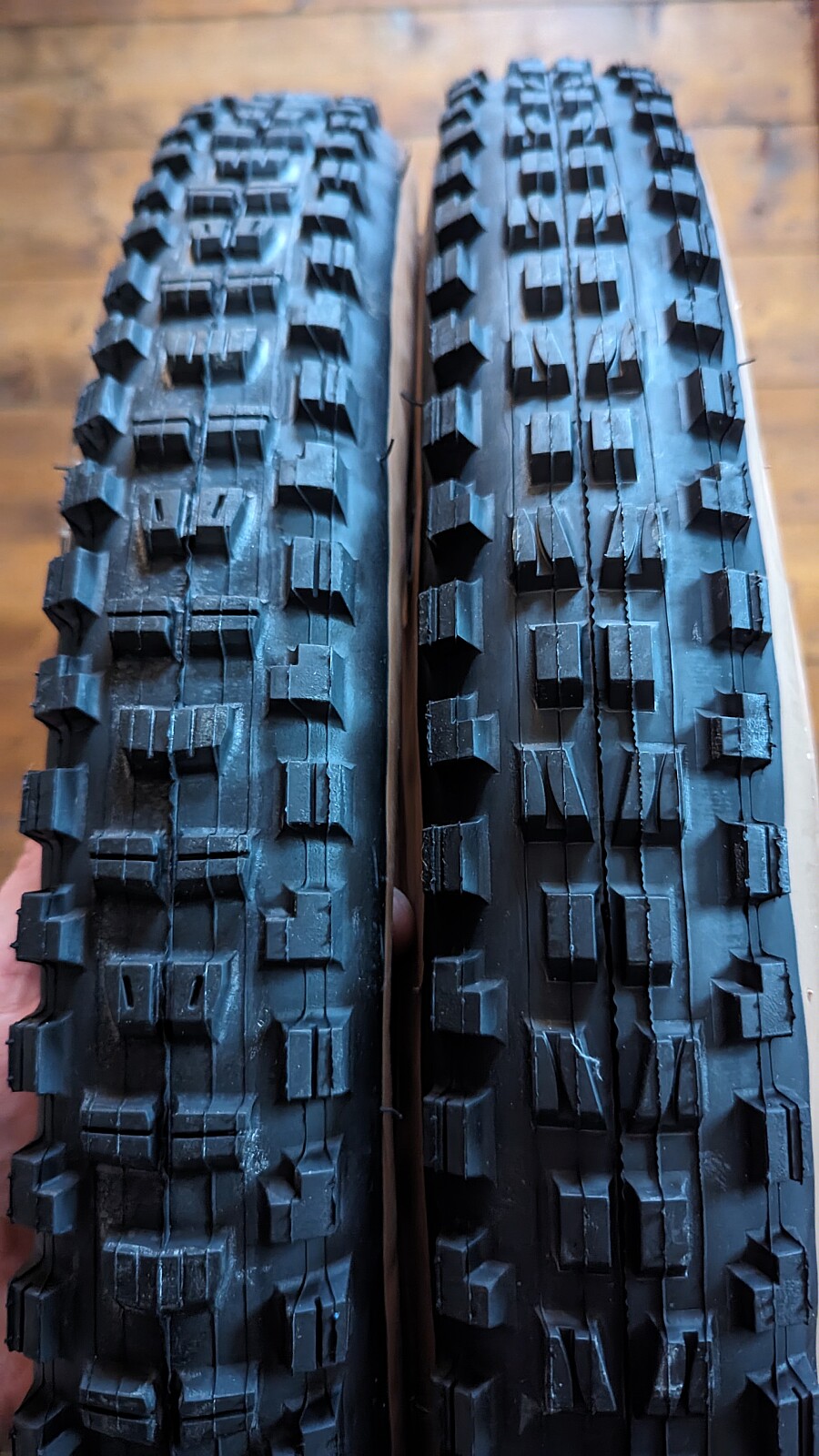 Maxxis Minion DHR 2 und DHF 29