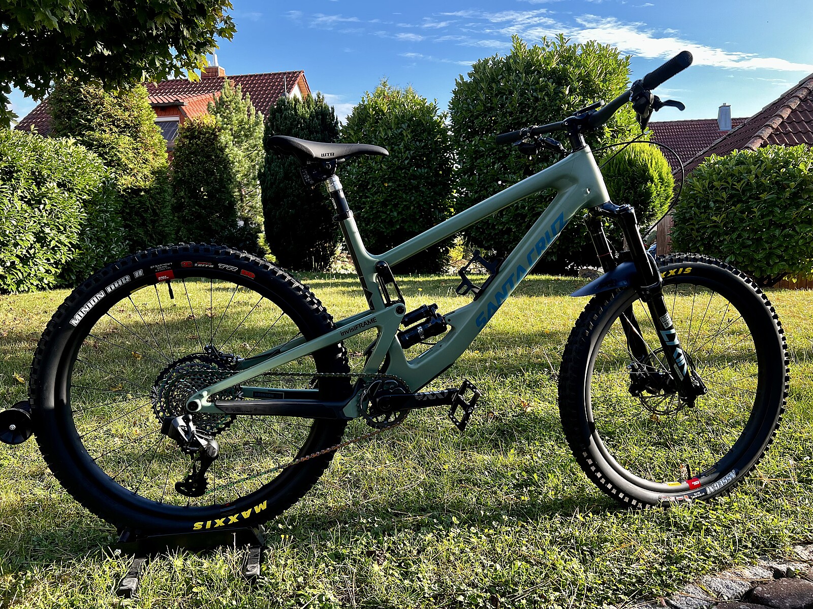 Santa Cruz Bicycles BRONSON CC XX1 AXS 27.5 RSV MATTE OLIVE