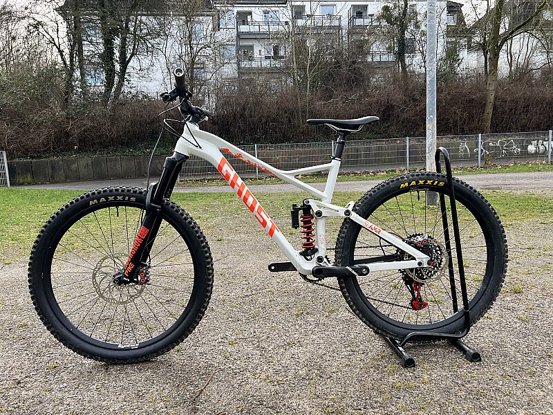 Ghost fr amr 8.7 best sale full suspension bike 2019