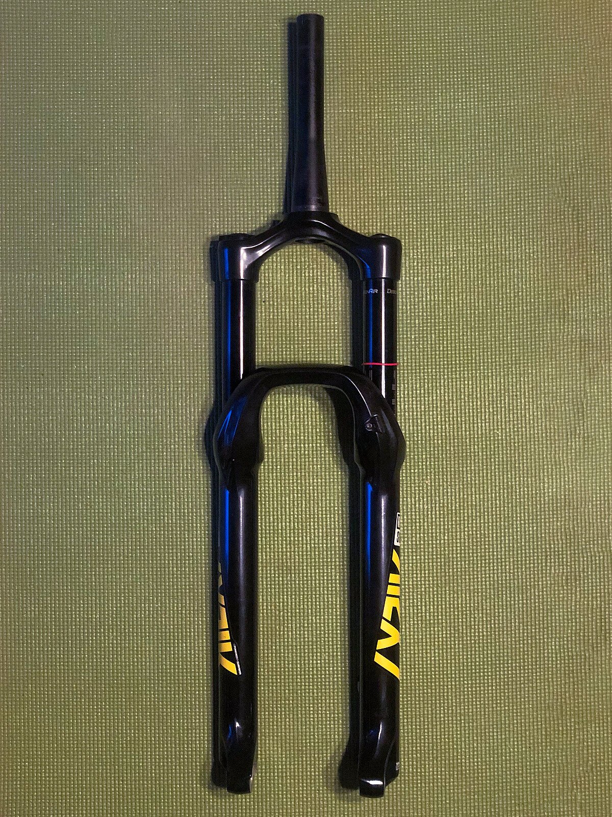 Rockshox lyrik deals rc debonair