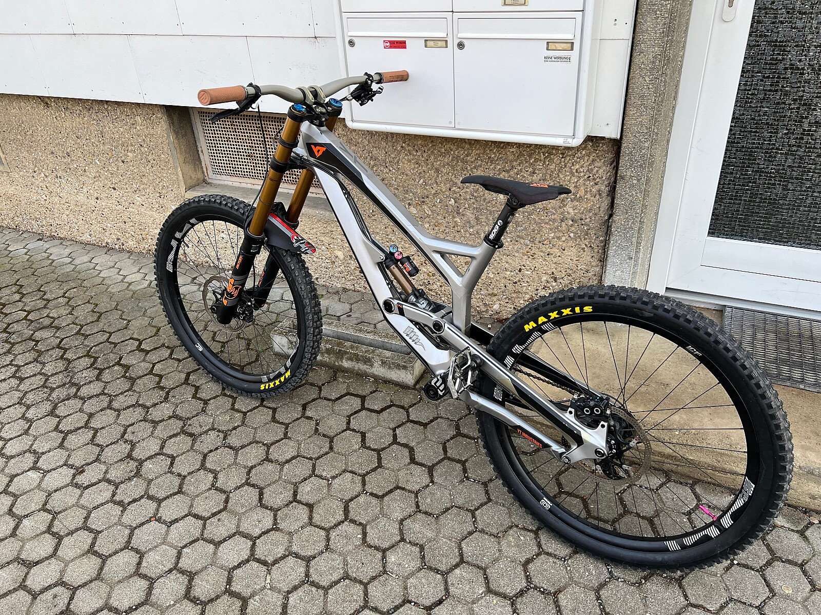 YT Industries TUES CF Pro Race 27 5 XL 2018 Bikemarkt.MTB News