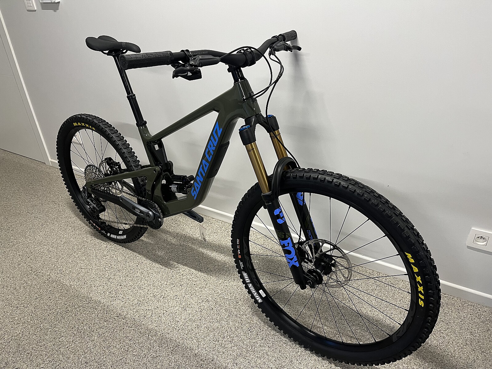 Santa Cruz Bicycles Bronson C MX Mullet Medium Bikemarkt.MTB News.de