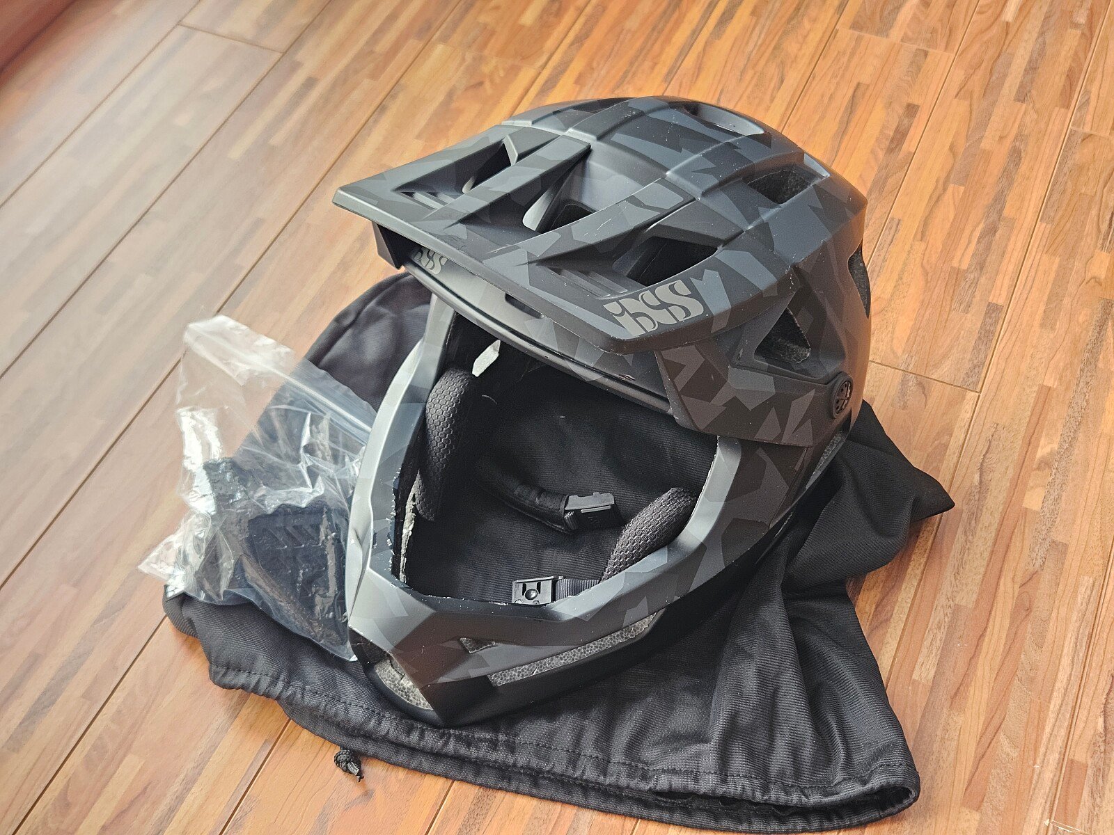IXS Trigger FF MIPS Helm Fullface M/L Camo Black | Bikemarkt.MTB